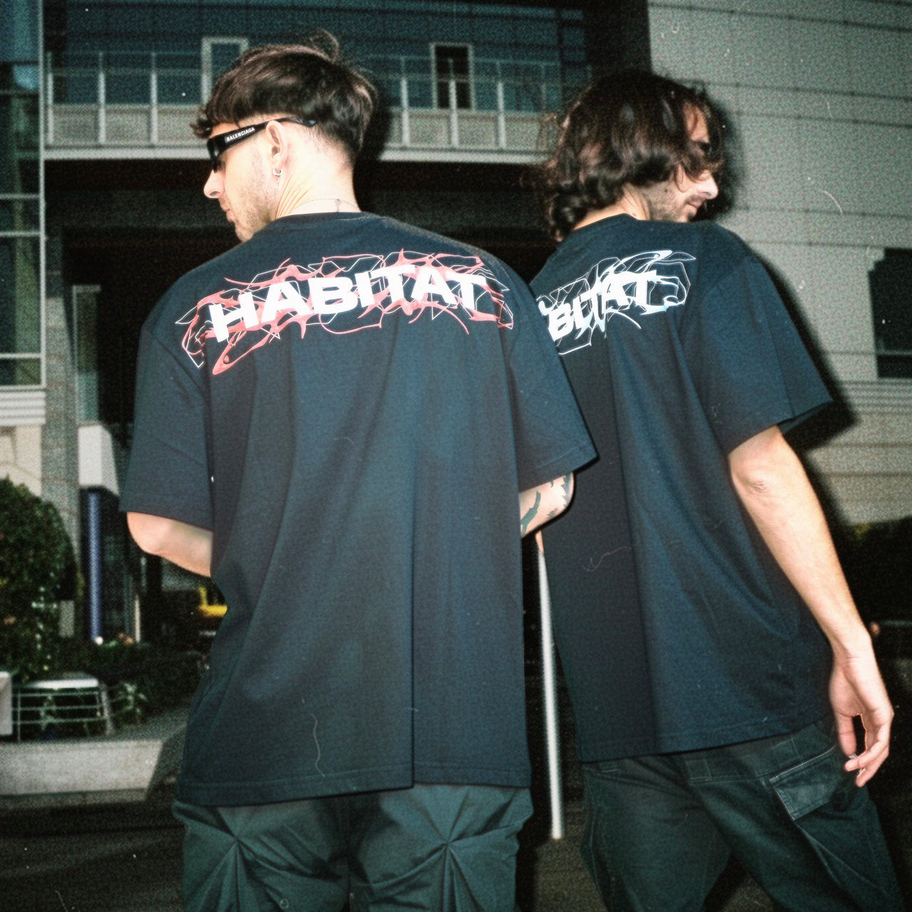 ‘SHOULDER RED LOGO’ PRINTED TEE